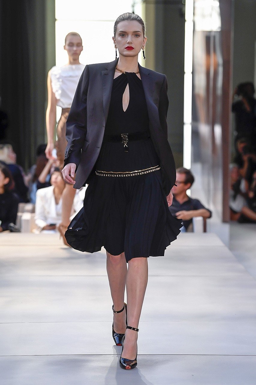 LFW: Δείτε το πρώτο show του Riccardo Tisci για τον οίκο Burberry - Φωτογραφία 30