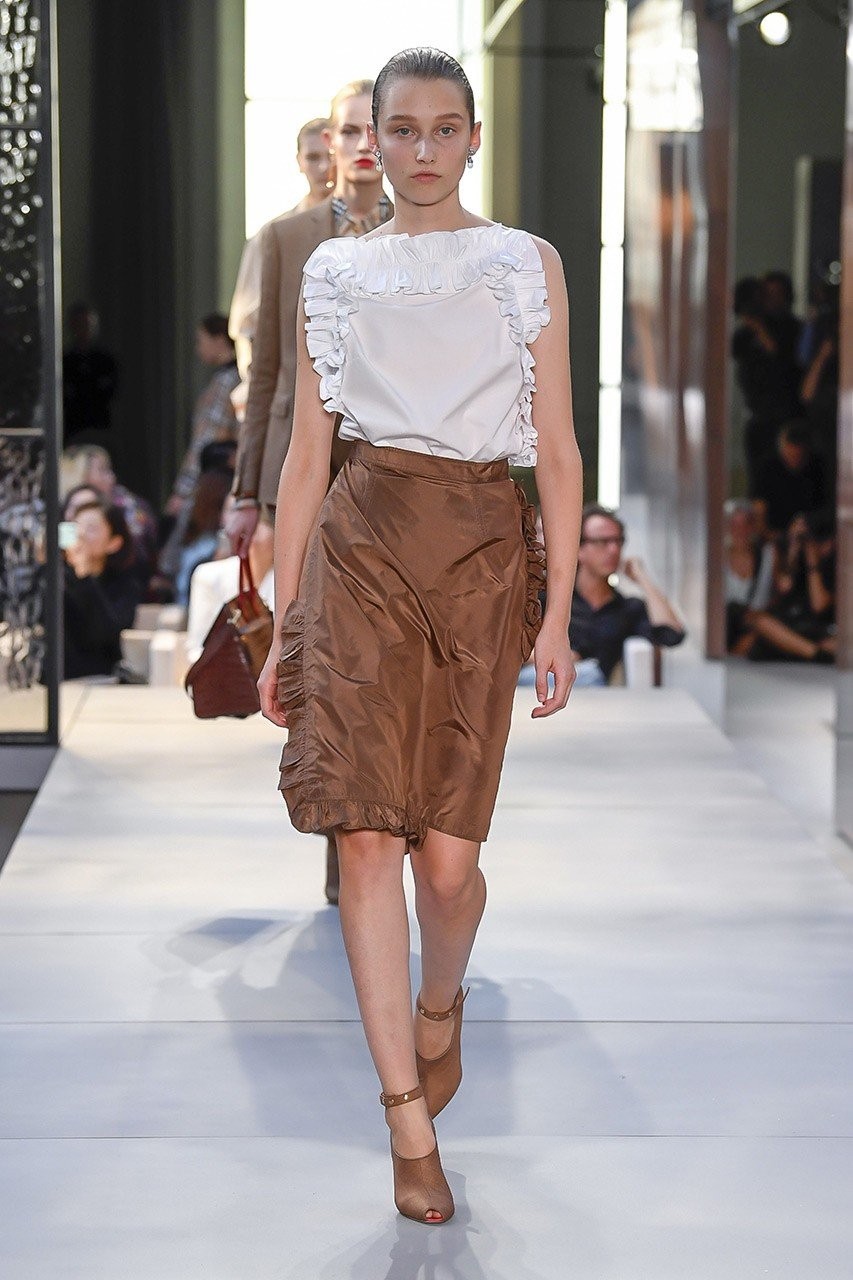 LFW: Δείτε το πρώτο show του Riccardo Tisci για τον οίκο Burberry - Φωτογραφία 31