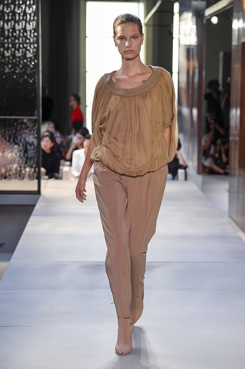 LFW: Δείτε το πρώτο show του Riccardo Tisci για τον οίκο Burberry - Φωτογραφία 36