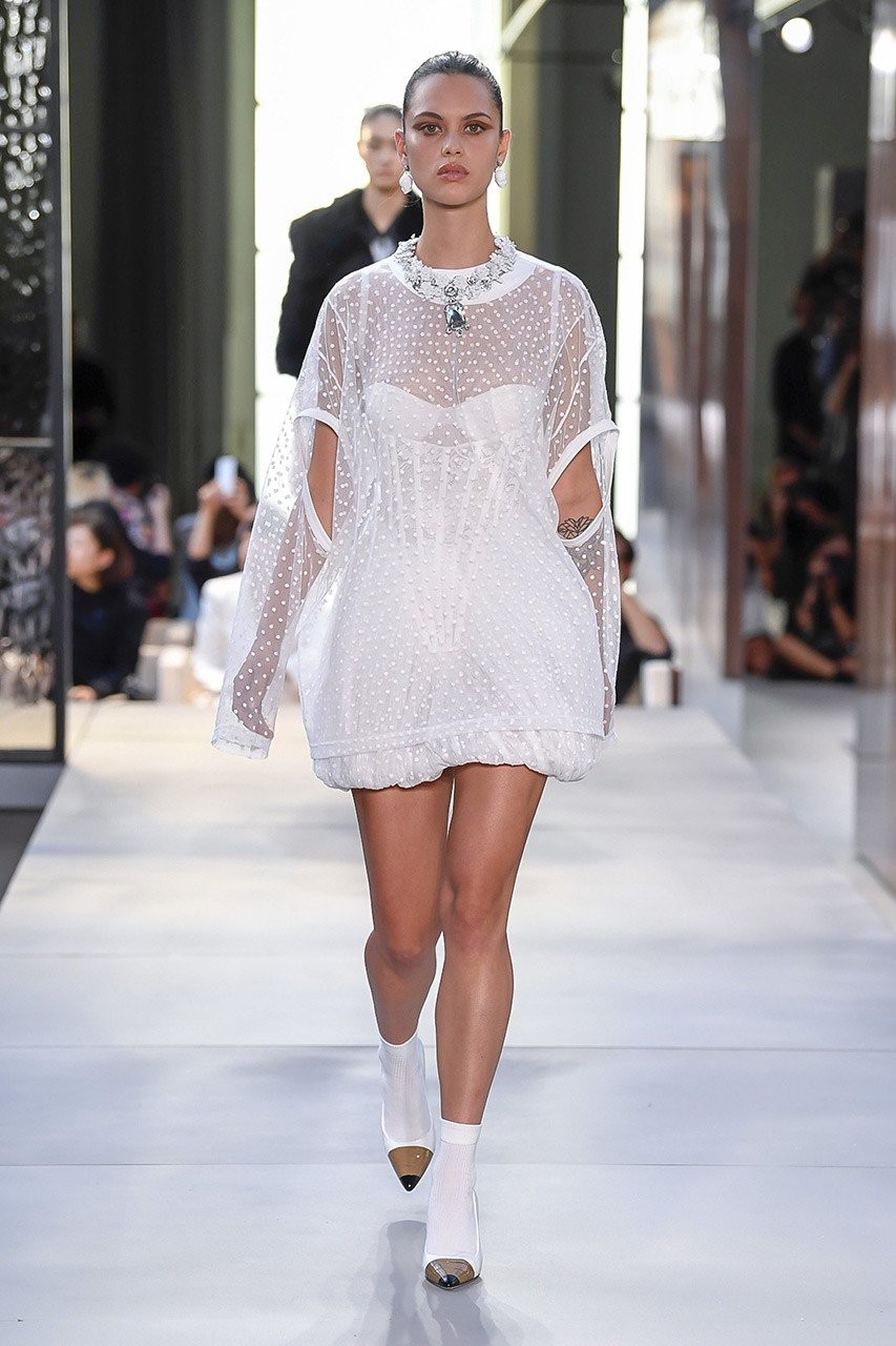 LFW: Δείτε το πρώτο show του Riccardo Tisci για τον οίκο Burberry - Φωτογραφία 48