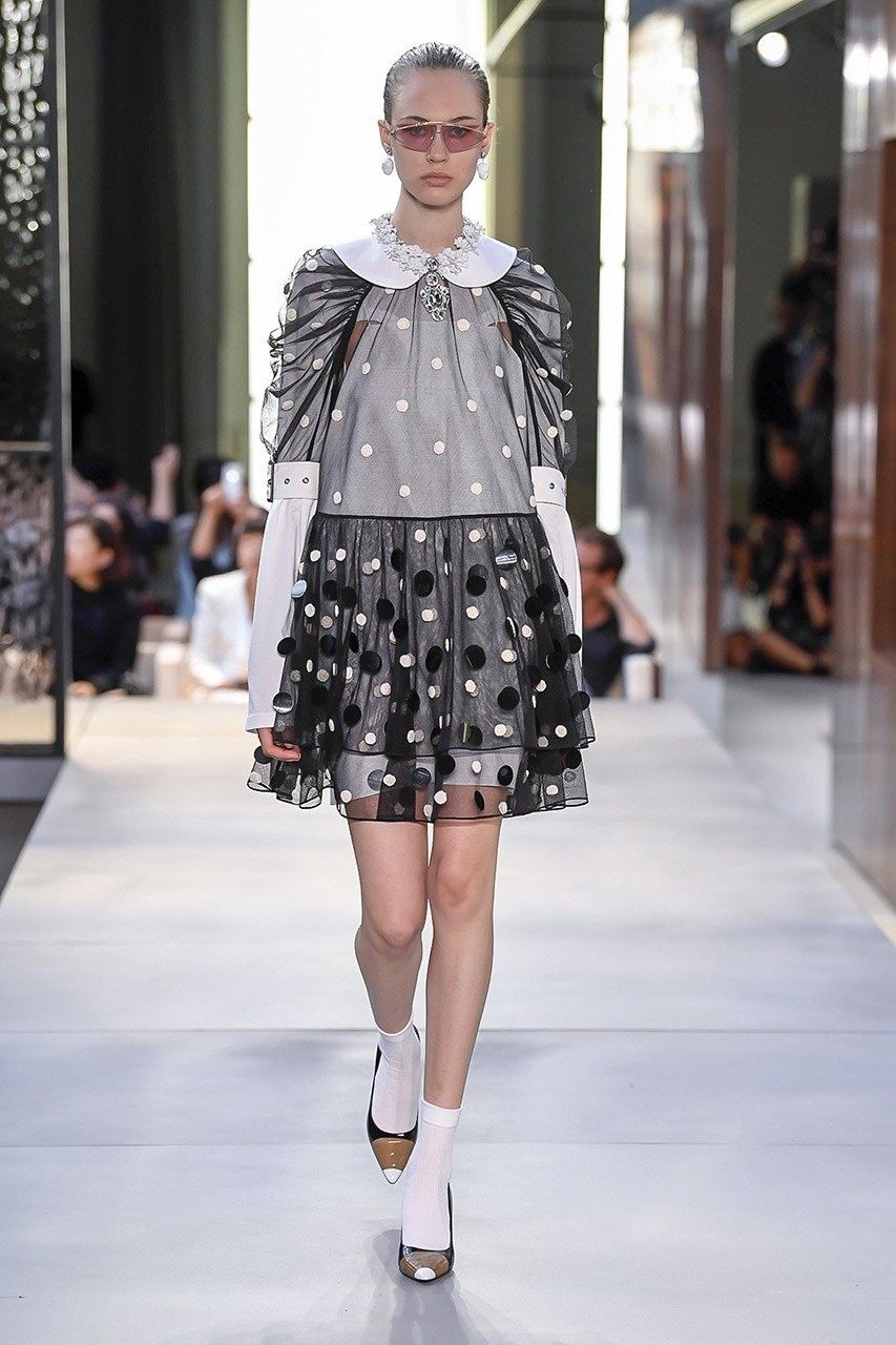 LFW: Δείτε το πρώτο show του Riccardo Tisci για τον οίκο Burberry - Φωτογραφία 50