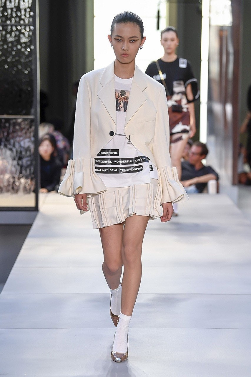 LFW: Δείτε το πρώτο show του Riccardo Tisci για τον οίκο Burberry - Φωτογραφία 57