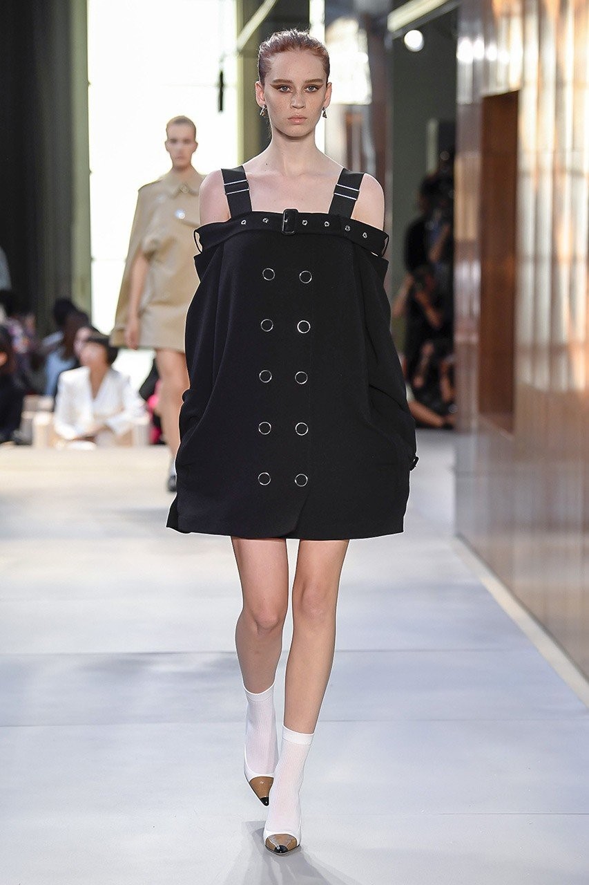 LFW: Δείτε το πρώτο show του Riccardo Tisci για τον οίκο Burberry - Φωτογραφία 60