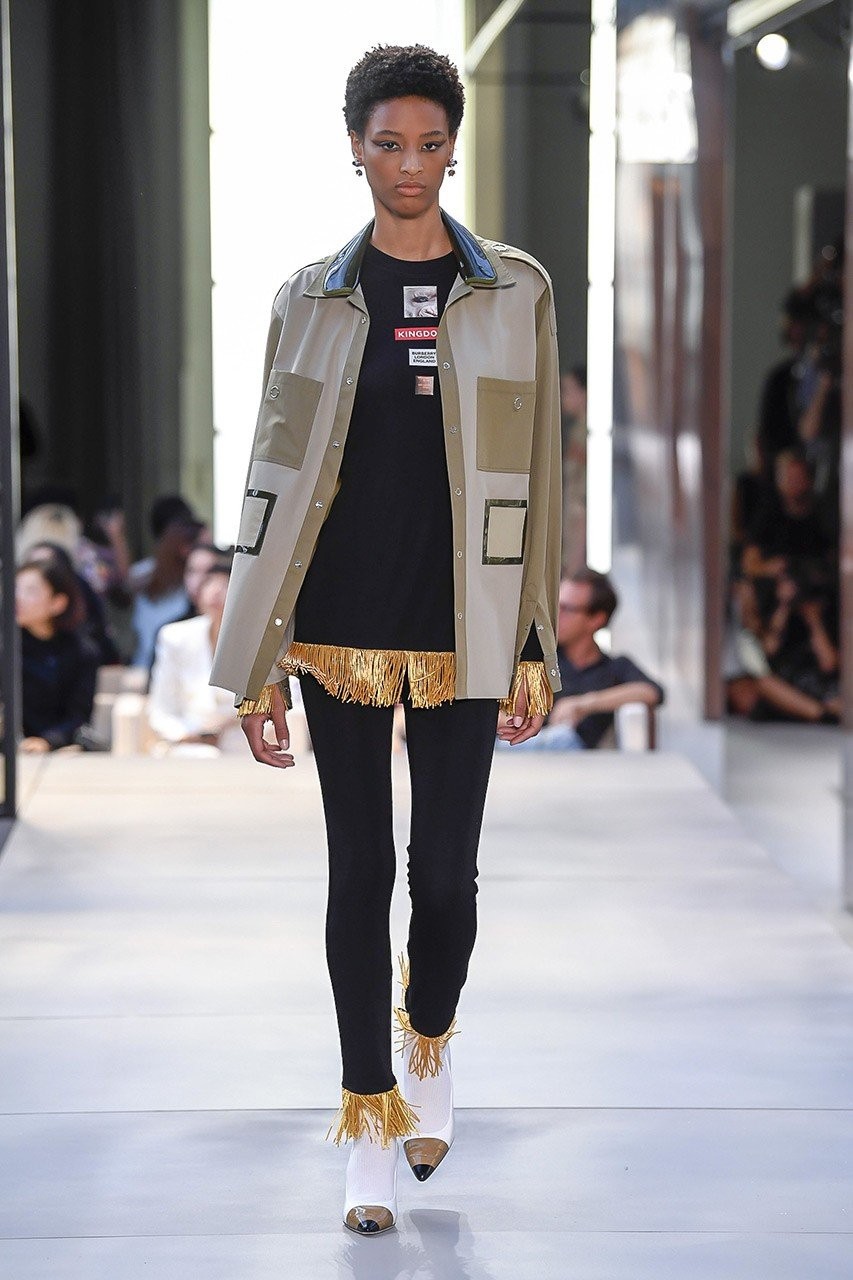 LFW: Δείτε το πρώτο show του Riccardo Tisci για τον οίκο Burberry - Φωτογραφία 68