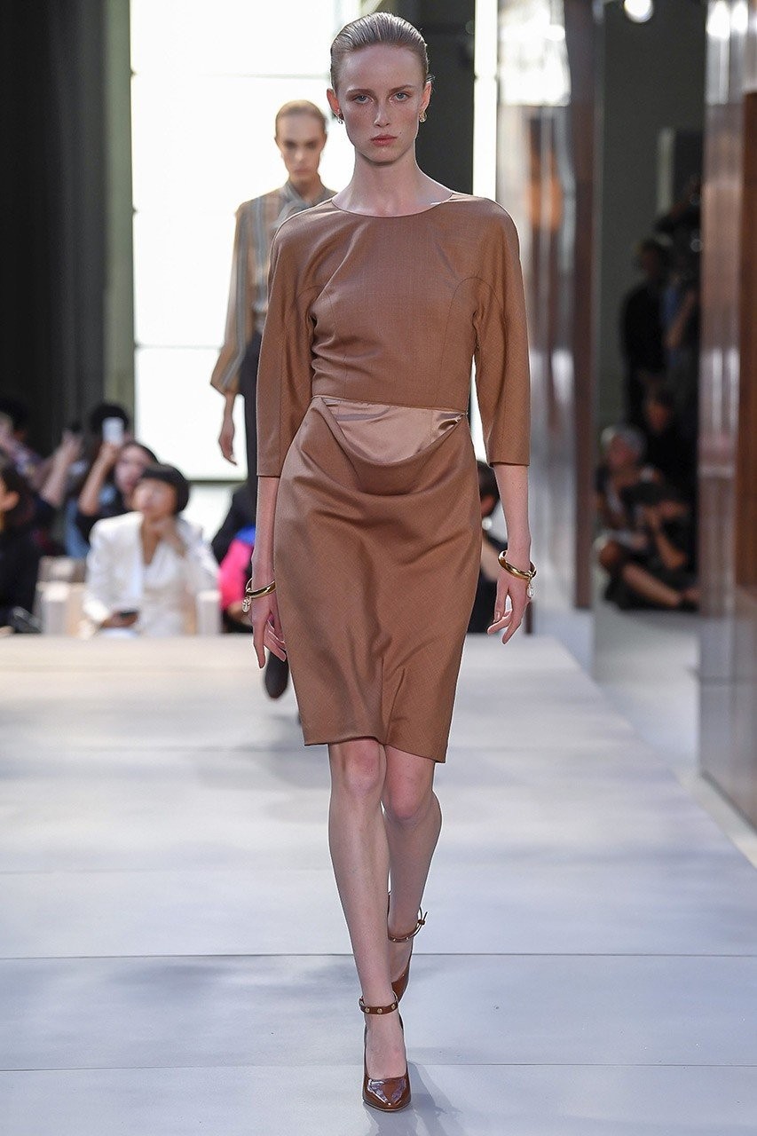 LFW: Δείτε το πρώτο show του Riccardo Tisci για τον οίκο Burberry - Φωτογραφία 7