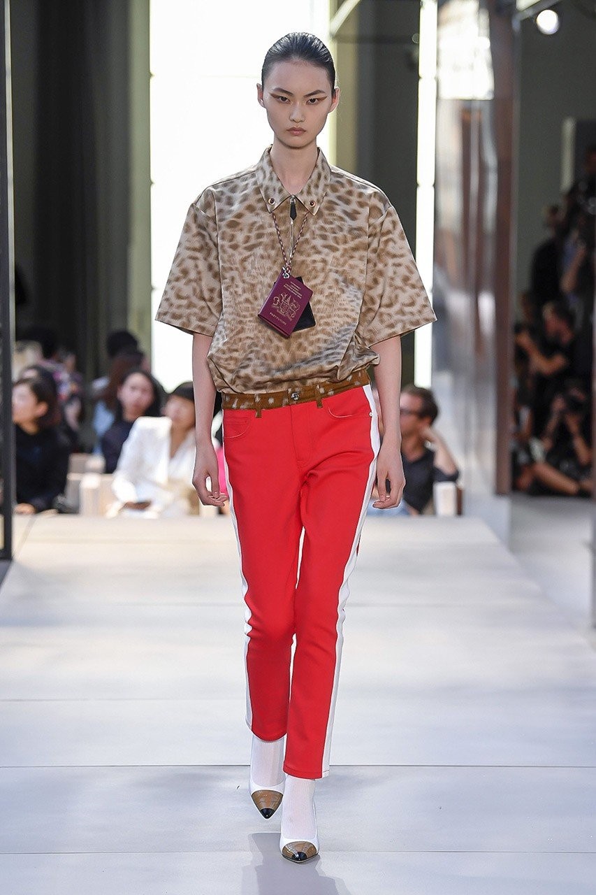 LFW: Δείτε το πρώτο show του Riccardo Tisci για τον οίκο Burberry - Φωτογραφία 71