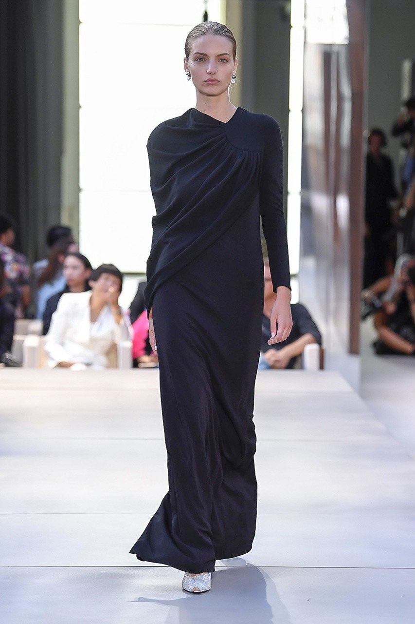 LFW: Δείτε το πρώτο show του Riccardo Tisci για τον οίκο Burberry - Φωτογραφία 77