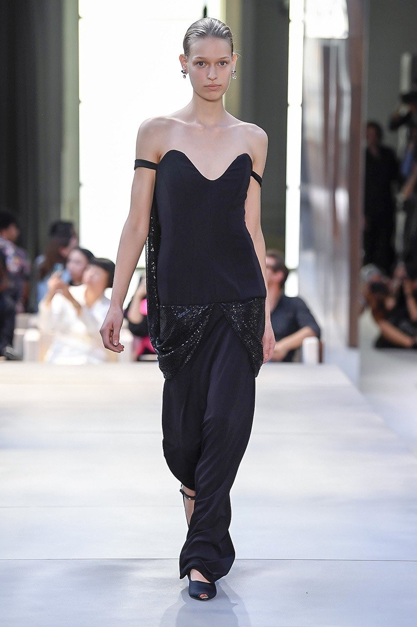 LFW: Δείτε το πρώτο show του Riccardo Tisci για τον οίκο Burberry - Φωτογραφία 79