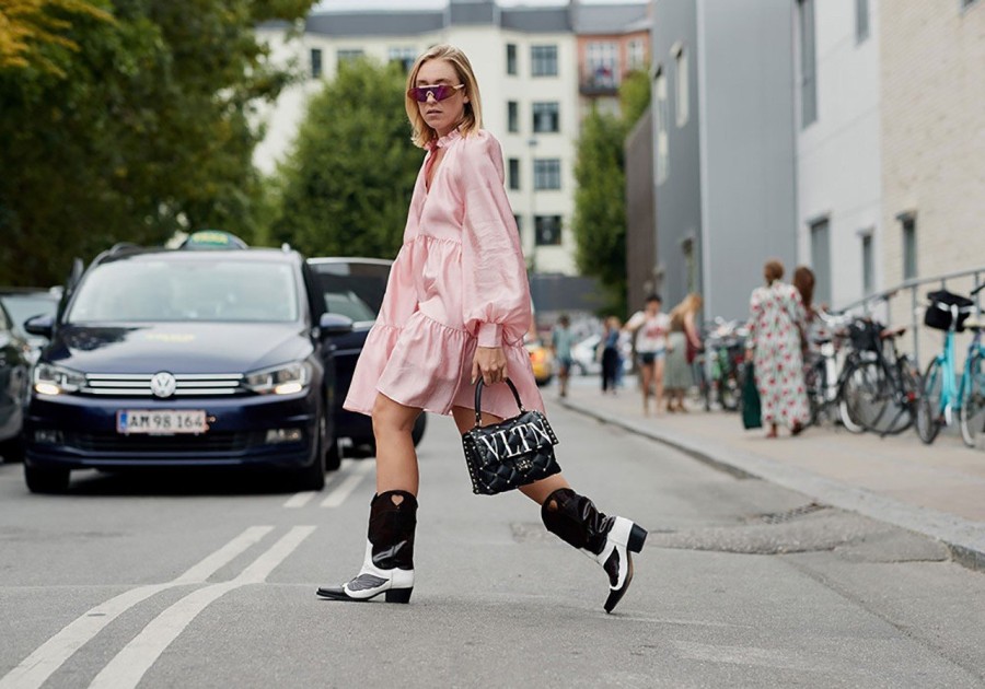 Cowboy Boots: φορέστε τες όπως τα κορίτσια της μόδας- Φωτογραφία 12