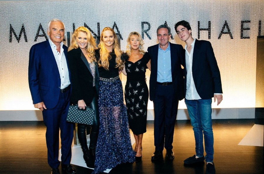 Marina Raphael: Ένας κόσμος γεμάτος λάμψη και κομψότητα - Φωτογραφία 1