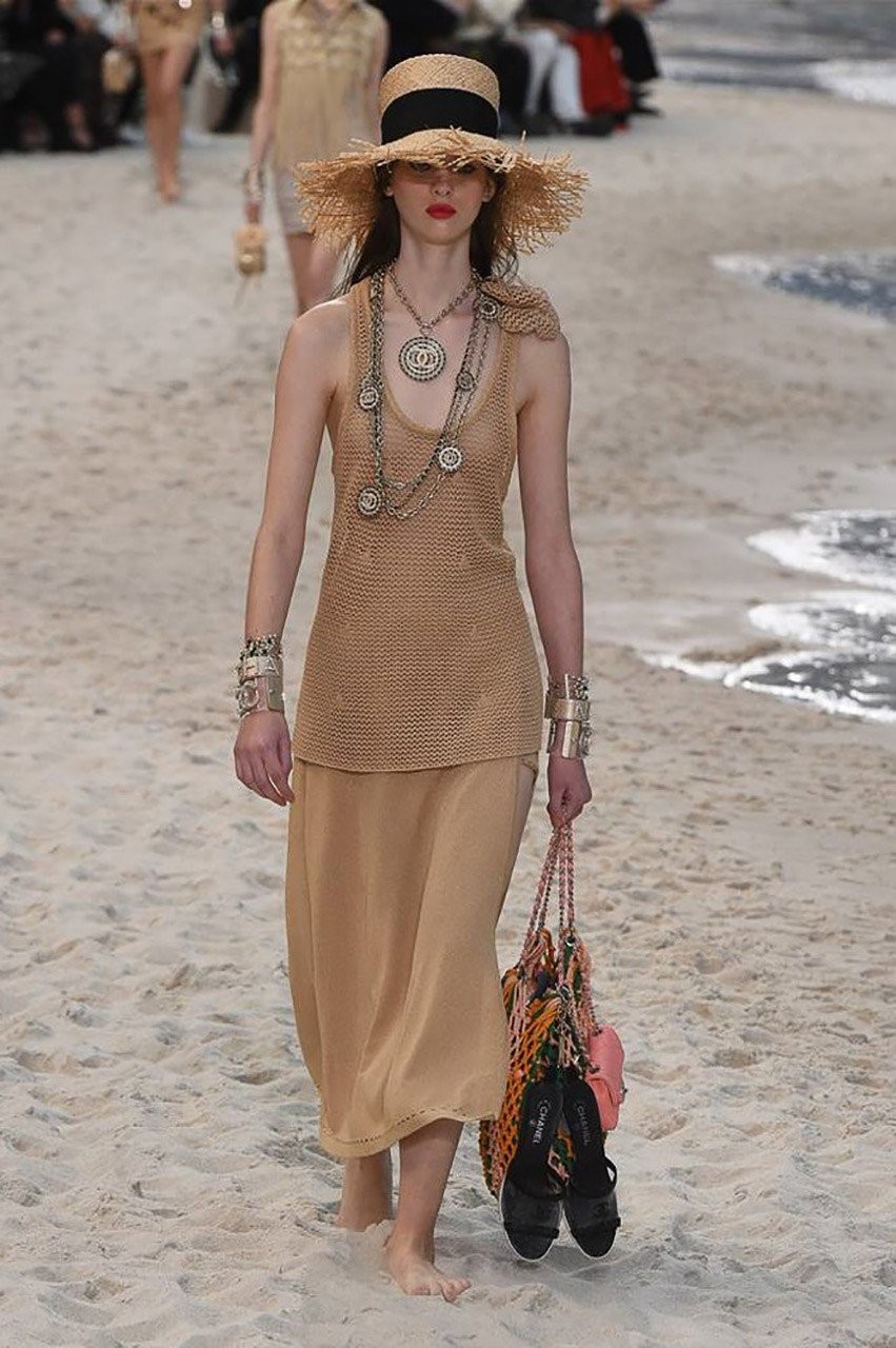 Μια βόλτα στην παραλία με τον Karl Lagerfld και τον οίκο μόδας Chanel - Φωτογραφία 44