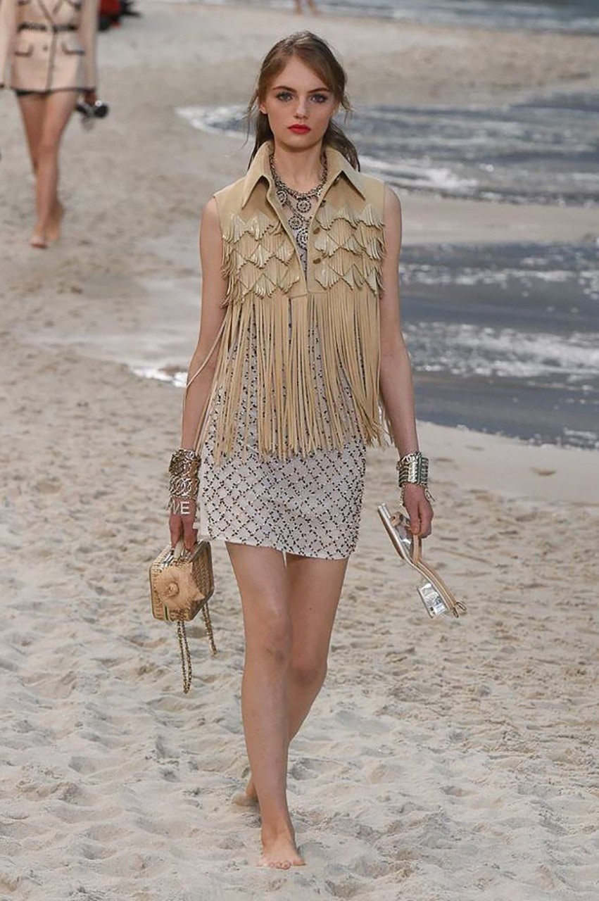 Μια βόλτα στην παραλία με τον Karl Lagerfld και τον οίκο μόδας Chanel - Φωτογραφία 47