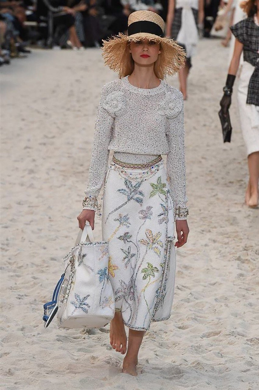 Μια βόλτα στην παραλία με τον Karl Lagerfld και τον οίκο μόδας Chanel - Φωτογραφία 61