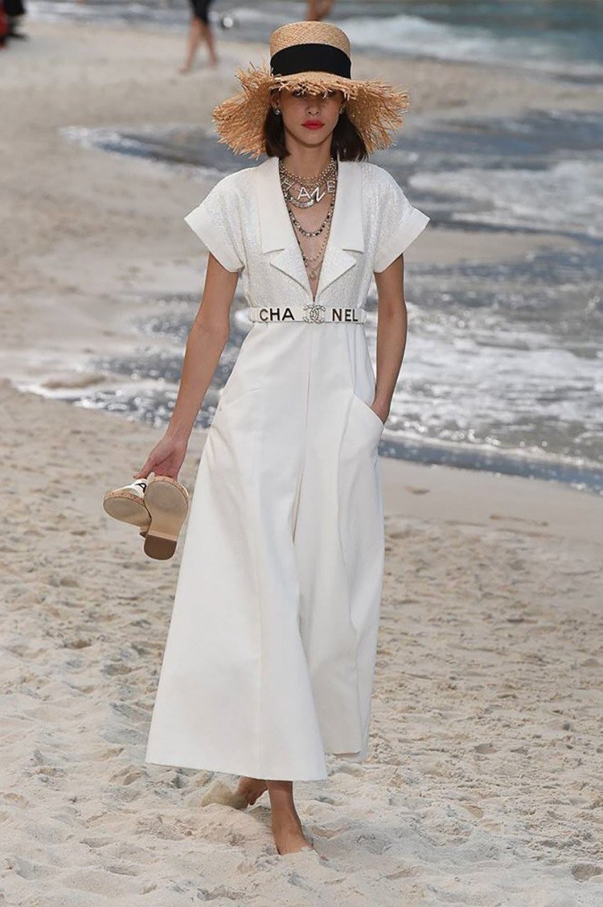 Μια βόλτα στην παραλία με τον Karl Lagerfld και τον οίκο μόδας Chanel - Φωτογραφία 63