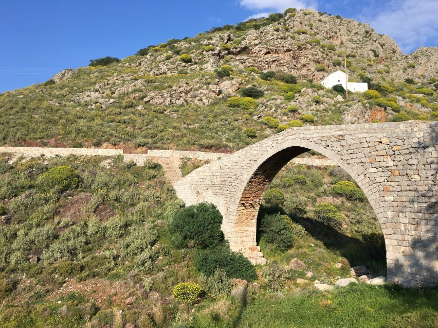 Ο συγγραφέας Χρήστος Δασκαλάκης μας ξεναγεί στη φθινοπωρινή Ύδρα- Φωτογραφία 2