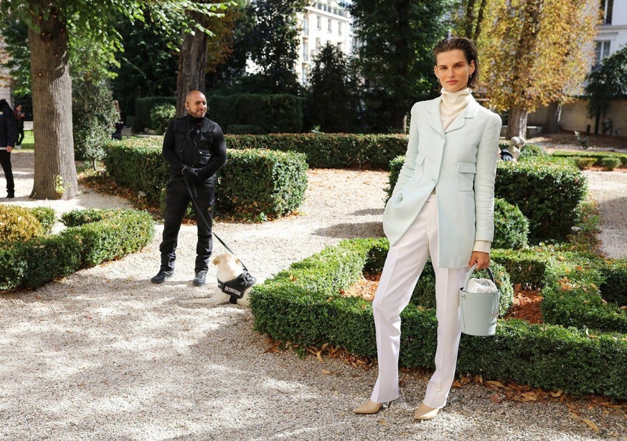 Minimalist looks: απλές και κομψές εμφανίσεις που πρέπει να δοκιμάσετε- Φωτογραφία 9