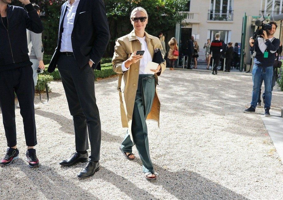 Minimalist looks: απλές και κομψές εμφανίσεις που πρέπει να δοκιμάσετε- Φωτογραφία 3