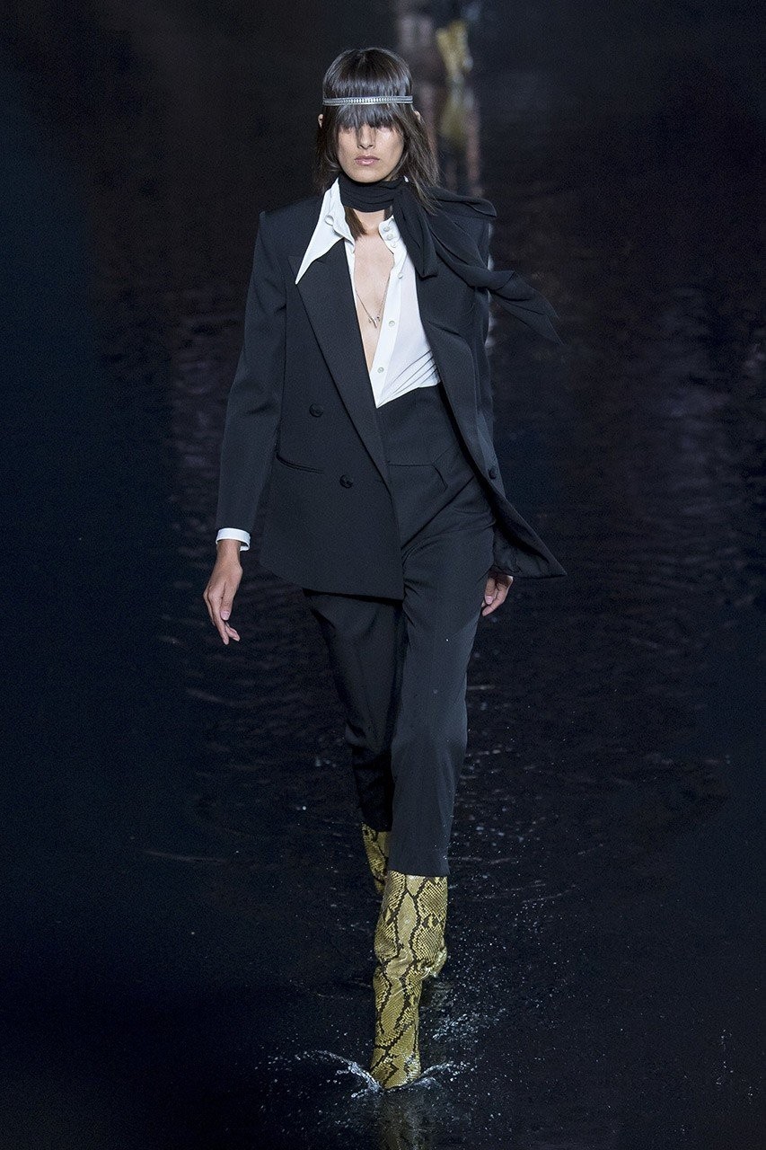 PFW: Το τροπικό show του Saint Laurent - Φωτογραφία 1
