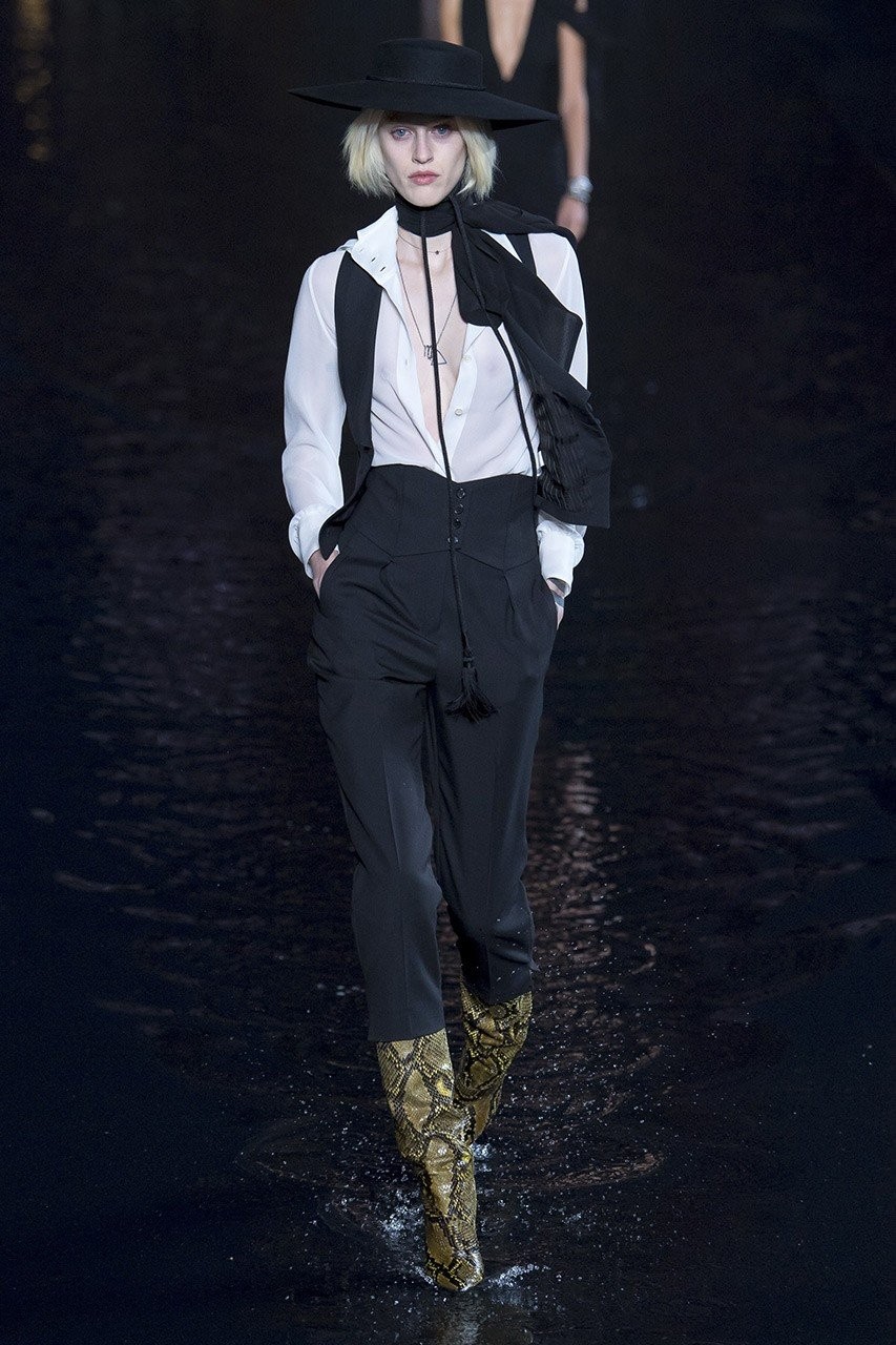 PFW: Το τροπικό show του Saint Laurent - Φωτογραφία 2