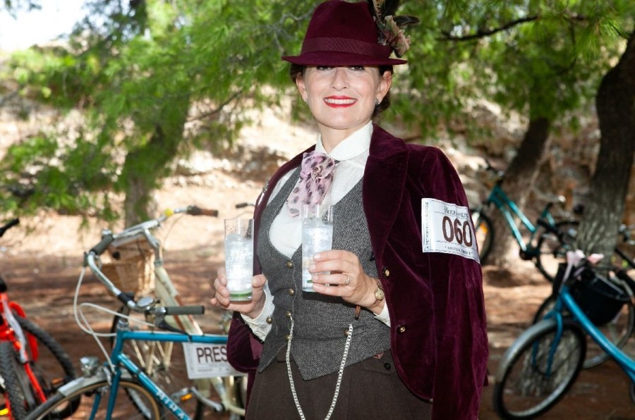 Στους vintage ρυθμούς του Tweed Run για 5η χρονιά οι Σπέτσες- Φωτογραφία 11