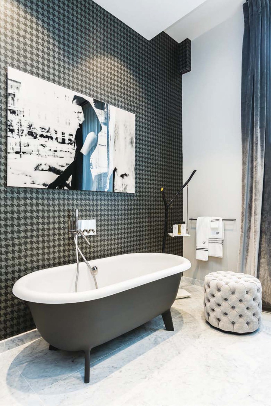 Ένα παριζιάνικο διαμέρισμα που θυμίζει ατελιέ υψηλής ραπτικής- Φωτογραφία 2