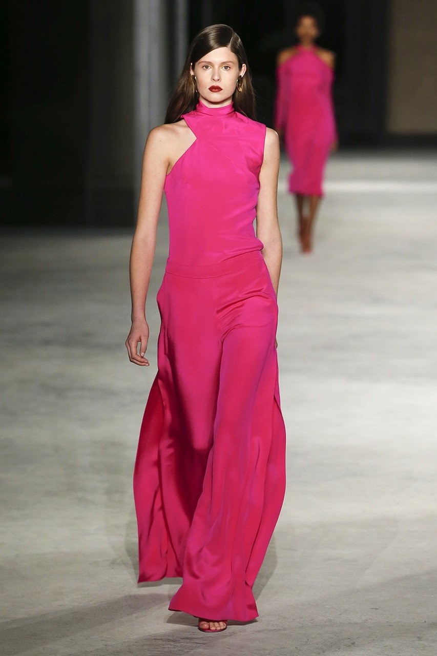 Τα πιο κομψά shocking pink runway looks - Φωτογραφία 9
