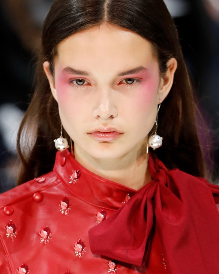 Draping: Όσα πρέπει να ξέρετε για τον νέο τρόπο εφαρμογής της σκιάς - Φωτογραφία 3