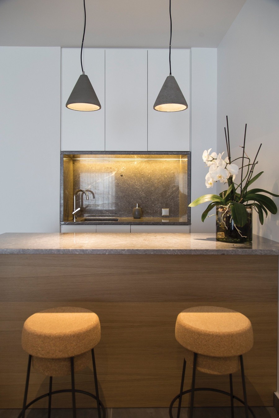 Μια κατοικία σε γήινους τόνους όπου κυριαρχεί η ηρεμία- Φωτογραφία 23