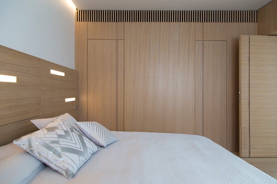 Μια κατοικία σε γήινους τόνους όπου κυριαρχεί η ηρεμία- Φωτογραφία 27