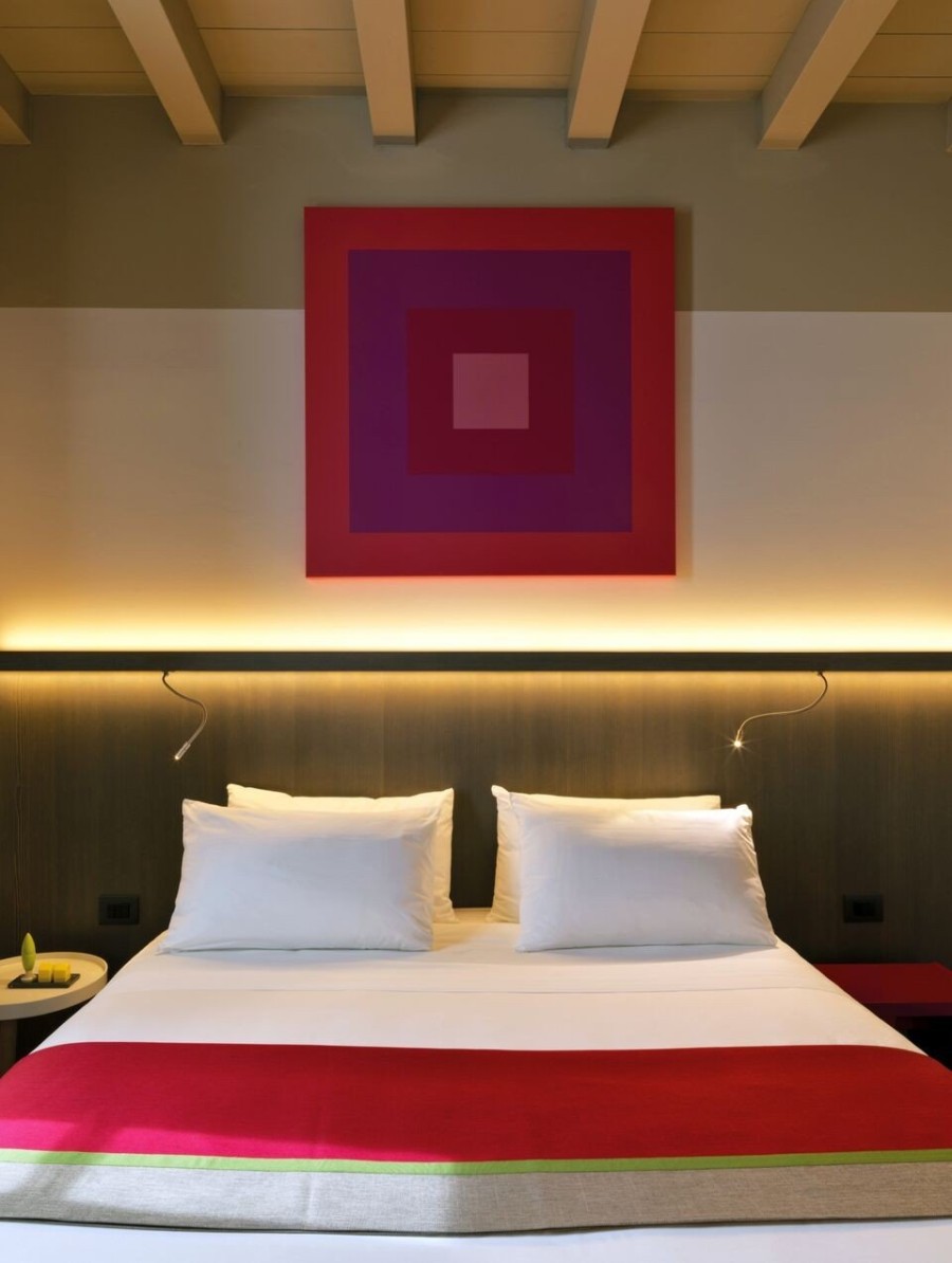  Ένα κομψό design hotel στο Μιλάνο θυμίζει έντονα γκαλερί τέχνης- Φωτογραφία 5
