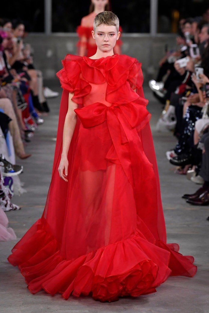 Το Pre-Fall 2019 show του οίκου Valentino στο Τόκιο ήταν γεμάτο κόκκινα τριαντάφυλλα- Φωτογραφία 5