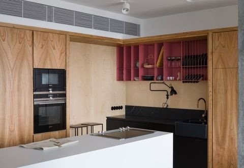  Ένα απόλυτα θηλυκό διαμέρισμα στο Κίεβο πειραματίζεται με τις ζεστές αποχρώσεις- Φωτογραφία 2