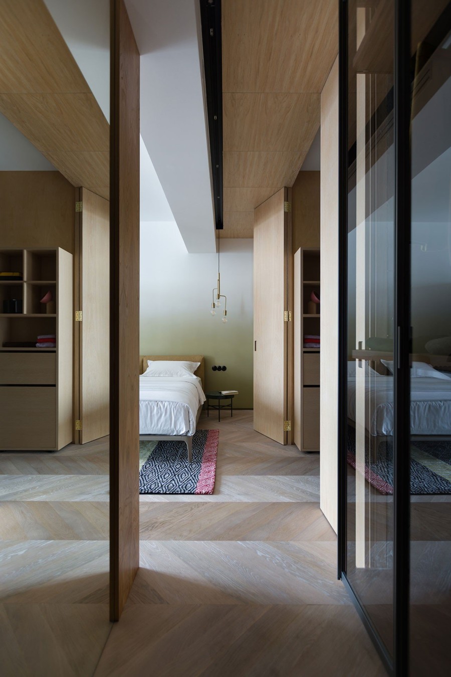  Ένα απόλυτα θηλυκό διαμέρισμα στο Κίεβο πειραματίζεται με τις ζεστές αποχρώσεις- Φωτογραφία 6