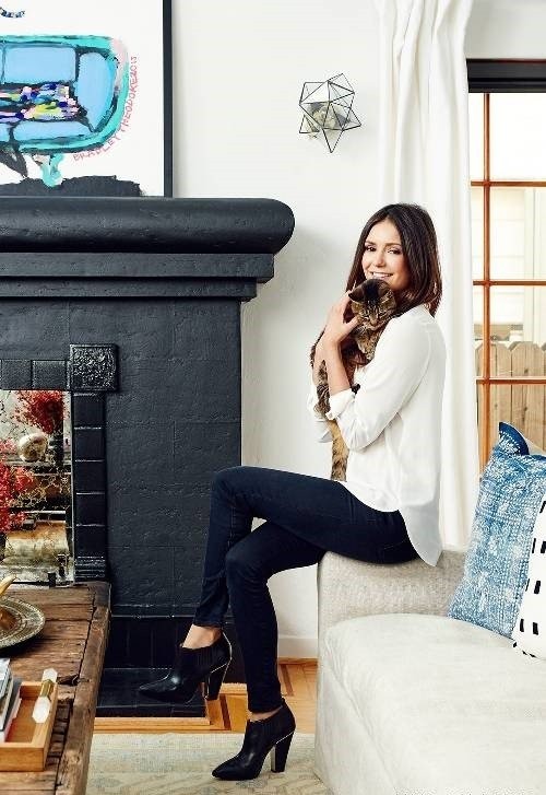Περιηγηθείτε στο cozy σπίτι της ηθοποιού Nina Dobrev- Φωτογραφία 1
