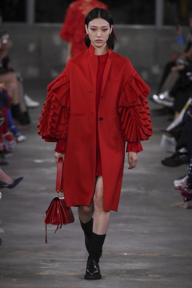 Το Pre-Fall 2019 show του οίκου Valentino στο Τόκιο ήταν γεμάτο κόκκινα τριαντάφυλλα- Φωτογραφία 8