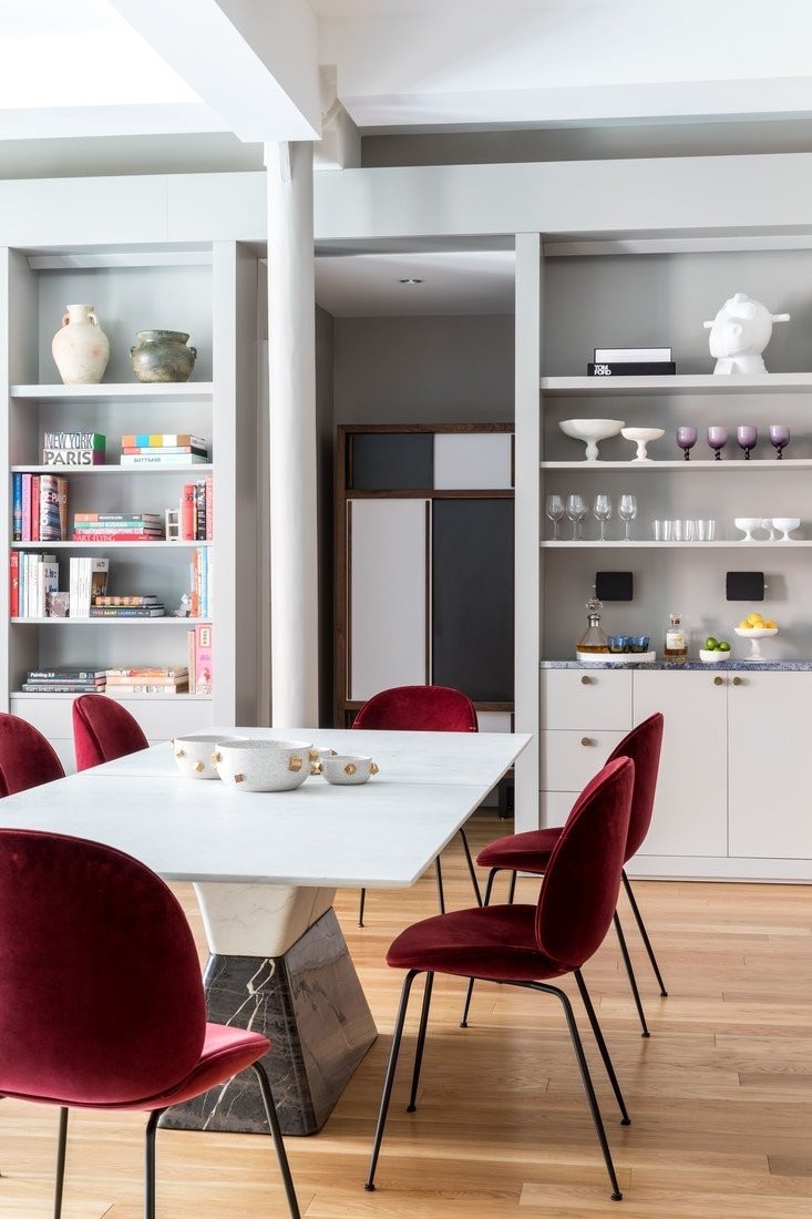 Ένα πολύχρωμο velvet διαμέρισμα στη Νέα Υόρκη απογειώνει το american cool- Φωτογραφία 2