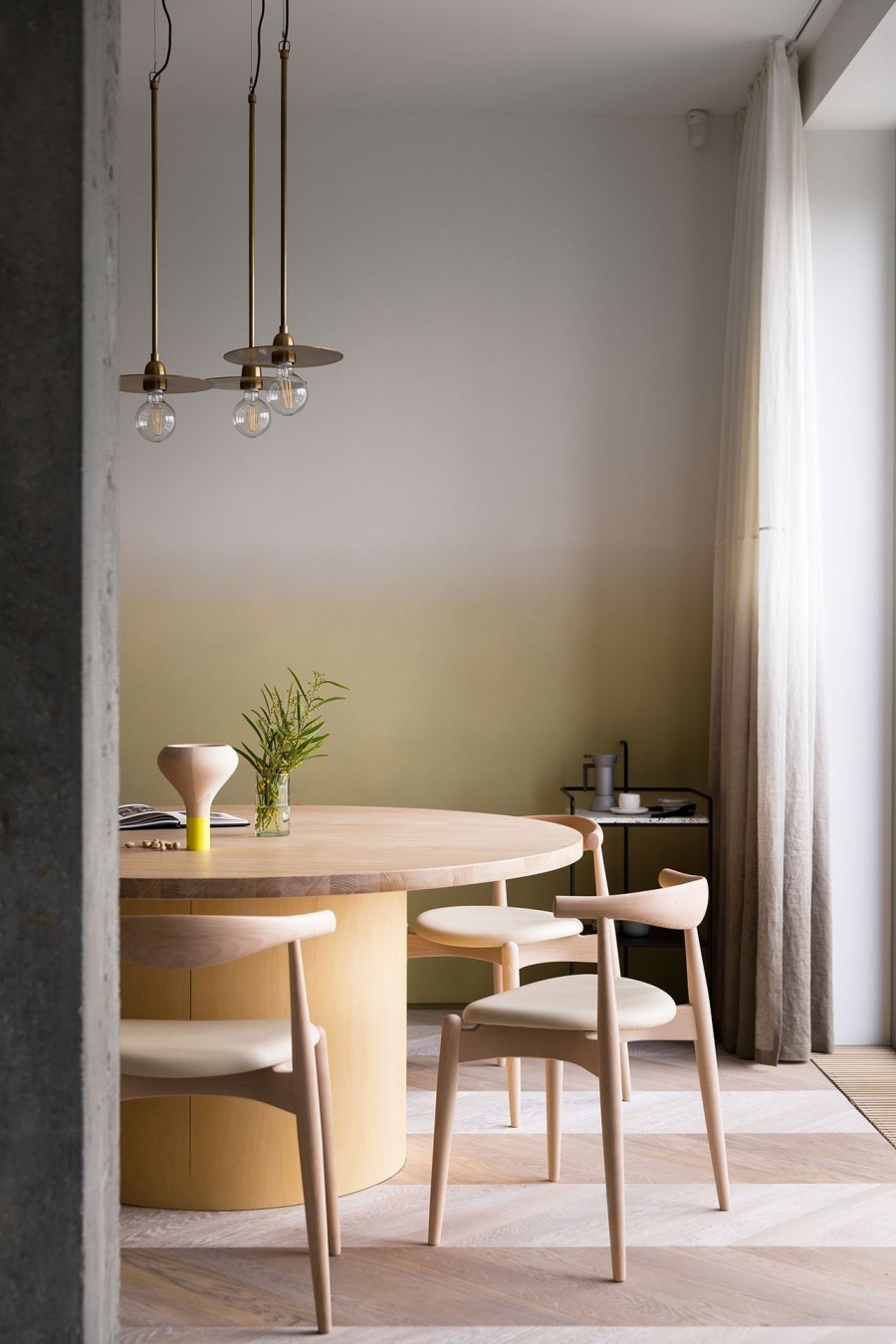  Ένα απόλυτα θηλυκό διαμέρισμα στο Κίεβο πειραματίζεται με τις ζεστές αποχρώσεις- Φωτογραφία 10