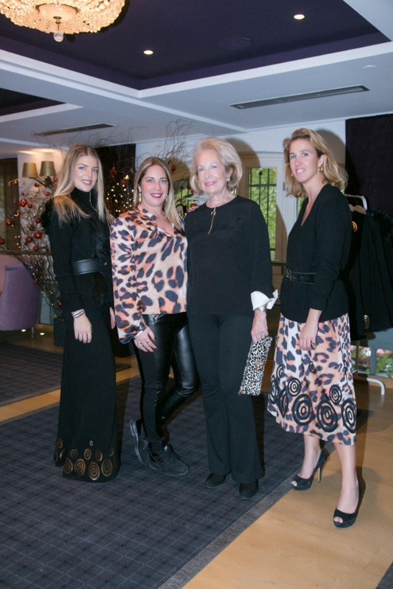 Η Θέμις Ζουγανέλη παρουσίασε τις συλλογές της στη Θεσσαλονίκη με ένα Christmas Pop Up Store - Φωτογραφία 1