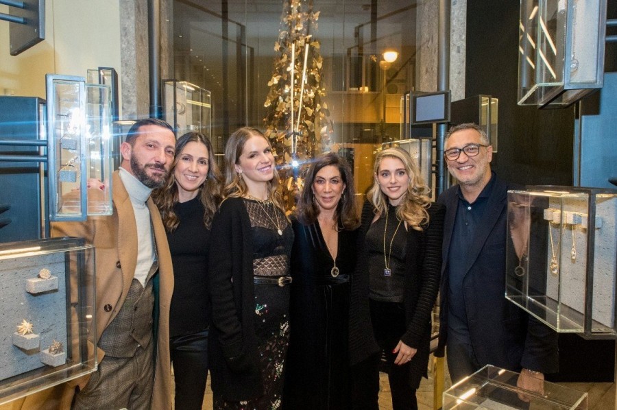 Ileana Makri: Λάμψεις παντού στο Christmas Trunk Show - Φωτογραφία 1