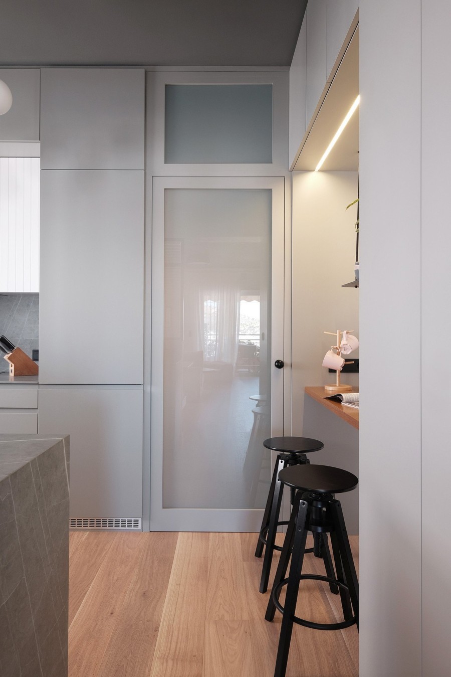 Μια ανακαινισμένη κατοικία στην Άνω Γλυφάδα προσφέρει απίθανη θέα και πρακτικές λύσεις- Φωτογραφία 2