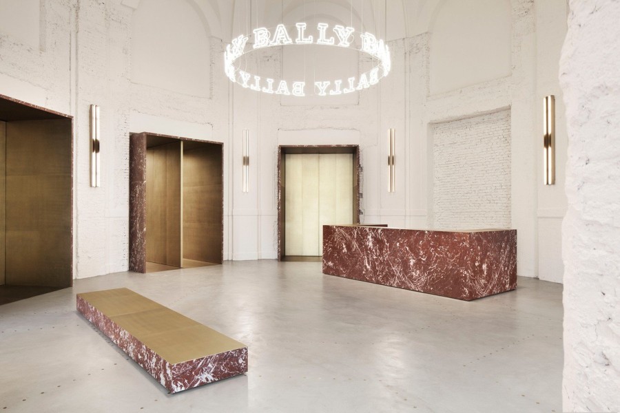 Ένα υπέροχο, νέο showroom ενός διάσημου οίκου άνοιξε τις πύλες του στο Μιλάνο- Φωτογραφία 1