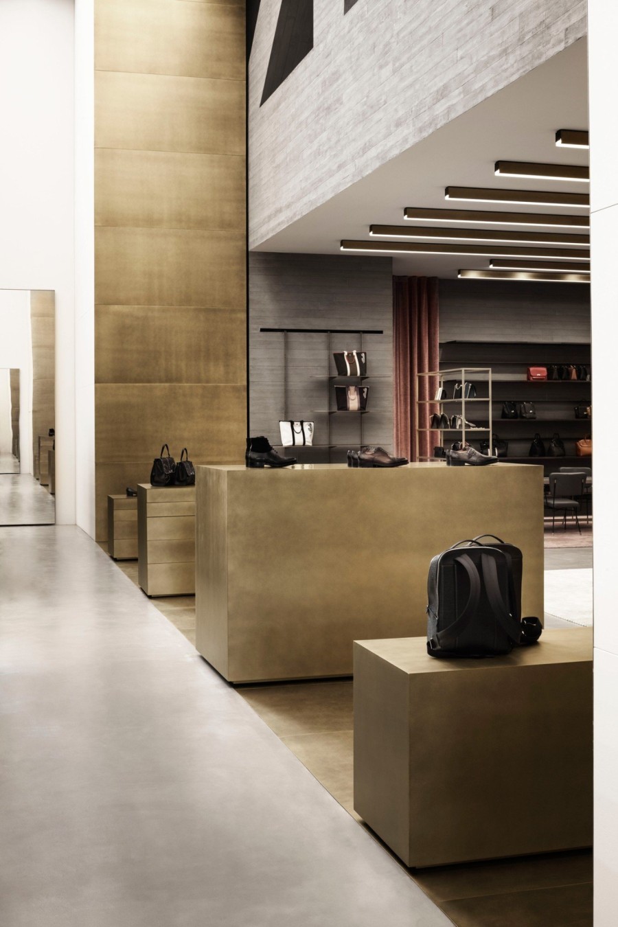 Ένα υπέροχο, νέο showroom ενός διάσημου οίκου άνοιξε τις πύλες του στο Μιλάνο- Φωτογραφία 5