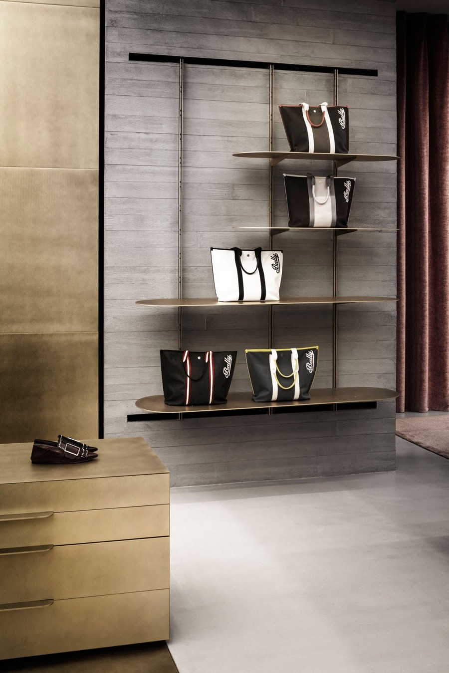 Ένα υπέροχο, νέο showroom ενός διάσημου οίκου άνοιξε τις πύλες του στο Μιλάνο- Φωτογραφία 3