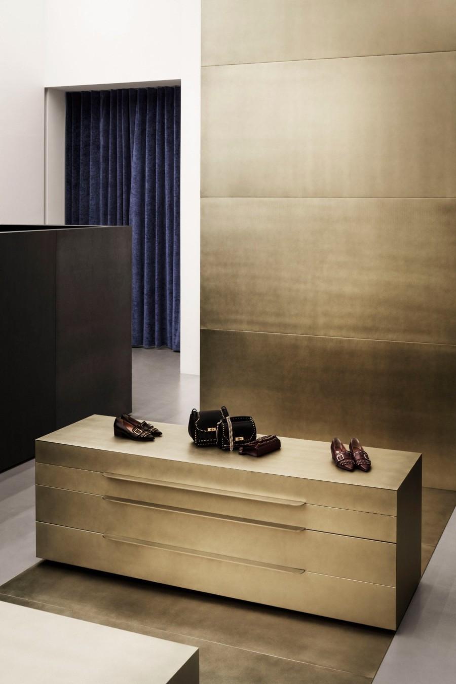 Ένα υπέροχο, νέο showroom ενός διάσημου οίκου άνοιξε τις πύλες του στο Μιλάνο- Φωτογραφία 6