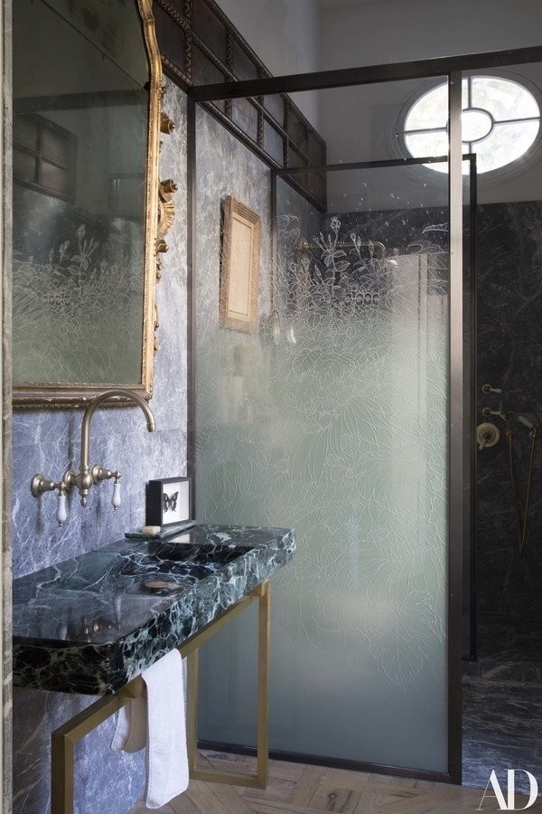 Ένα αρχοντικό του 17ου αιώνα στο Παρίσι μετατρέπεται σε μια φιλόξενη, σύγχρονη κατοικία- Φωτογραφία 1