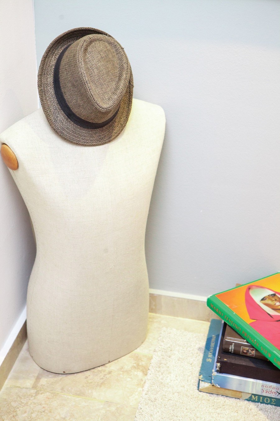 Ο Γιώργος Σιμόπουλος μας ξεναγεί στον υπέροχο κόσμο του ιδιαίτερης αισθητικής- Φωτογραφία 10