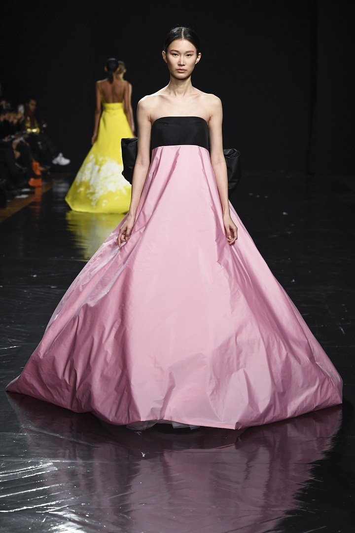 Χρώματα και κομψότητα στο Celia Kritharioti Couture show στο Παρίσι- Φωτογραφία 3