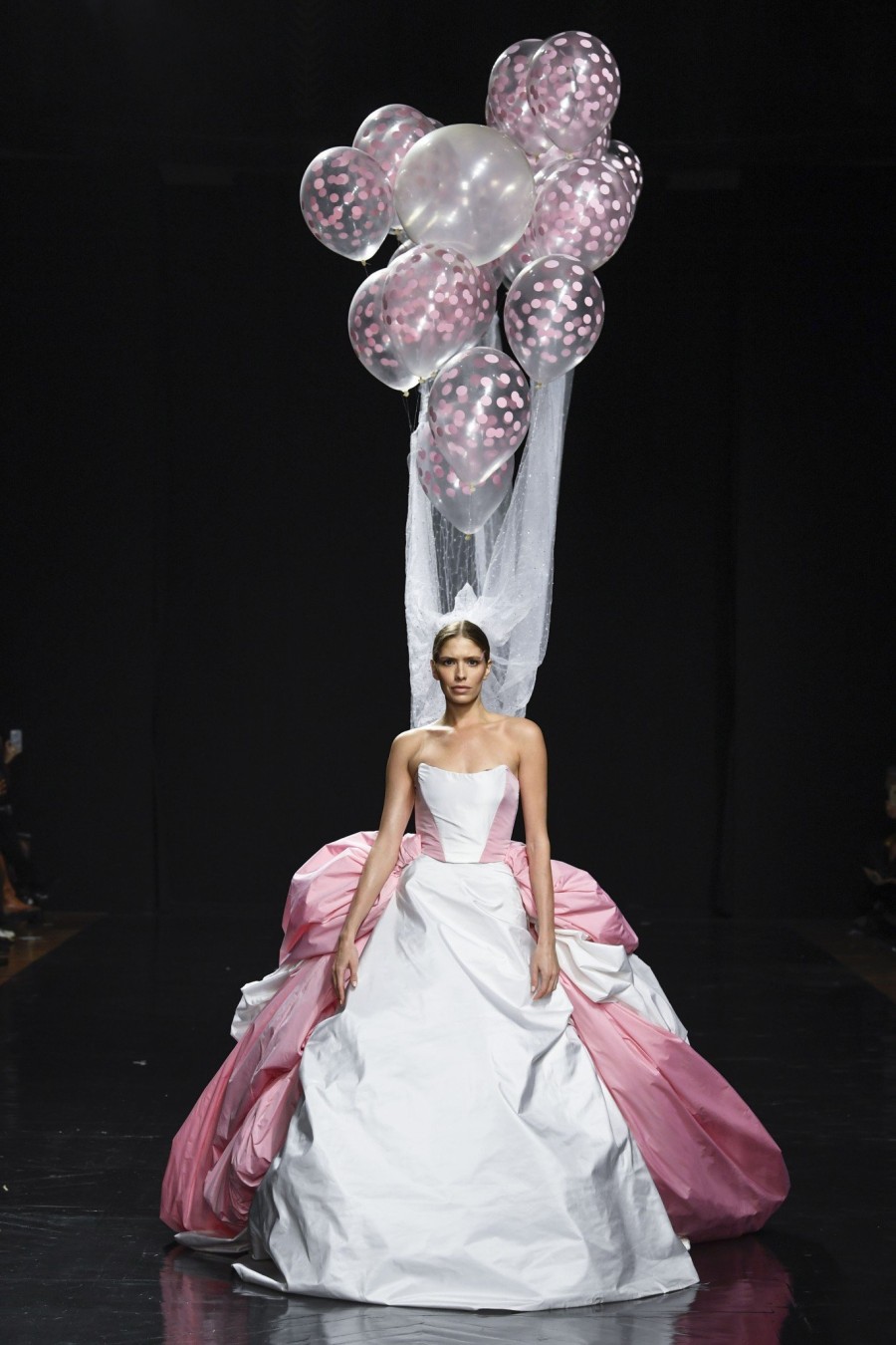 Χρώματα και κομψότητα στο Celia Kritharioti Couture show στο Παρίσι- Φωτογραφία 10