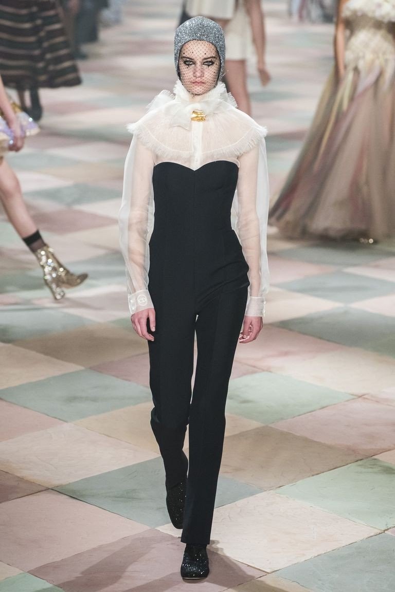 Paris Haute Couture Fashion Week: Τα looks που ξεχωρίσαμε μέχρι στιγμής- Φωτογραφία 8