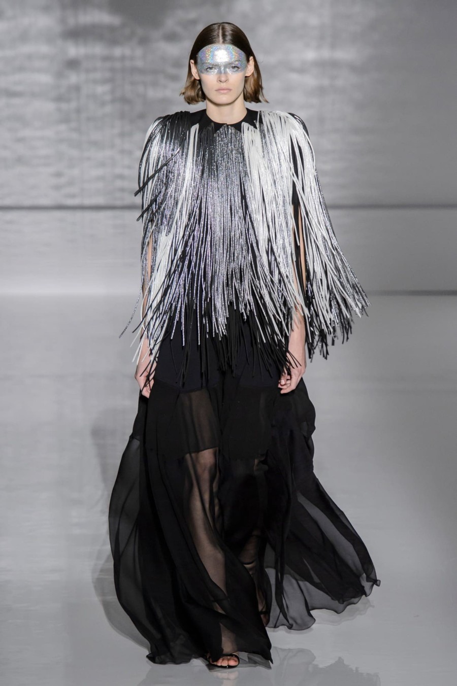 Paris Haute Couture Fashion Week: Τα looks που ξεχωρίσαμε μέχρι στιγμής- Φωτογραφία 13